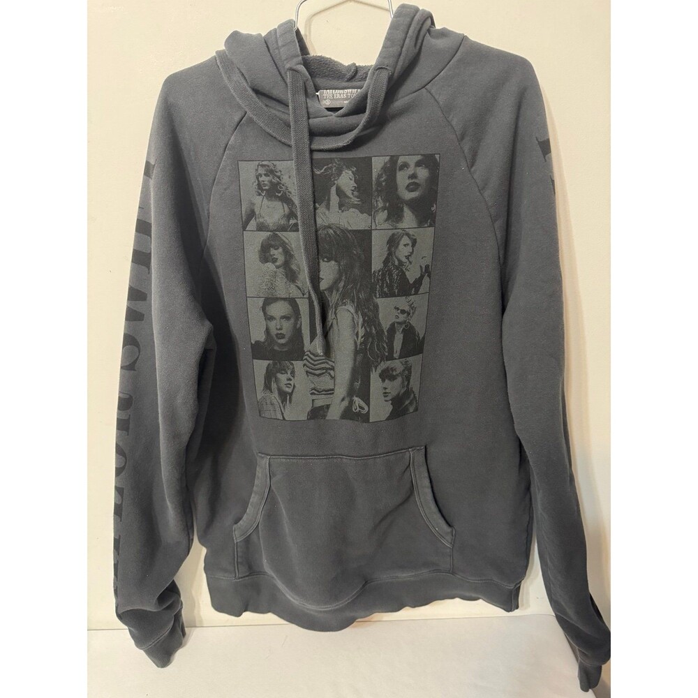 Taylor Swift Eras Tour US Dates Graphic Hoodie oversized XS